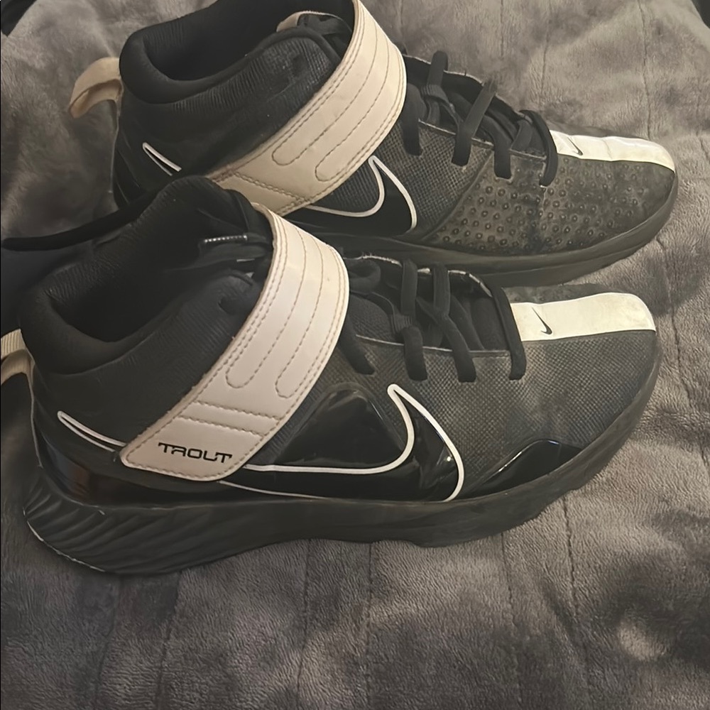 Nike Force Trout 7, youth size 5